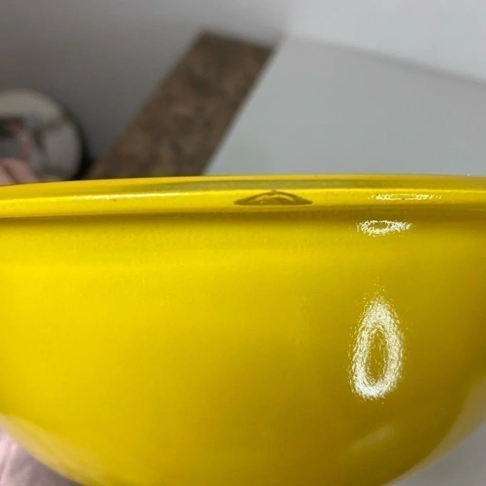 Vintage Pyrex #323 Mixing Bowl 1.5 L Primary Color‎ Yellow Clear Bottom
